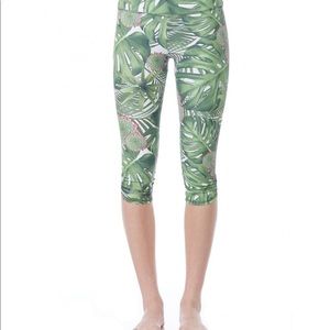 “Tropic Thunder” Jala capris cropped yoga green